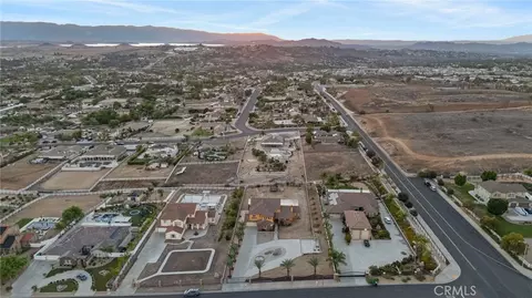 View/Area - 17531 Fairbreeze Ct, Riverside, CA 92504 photo 13 of 16