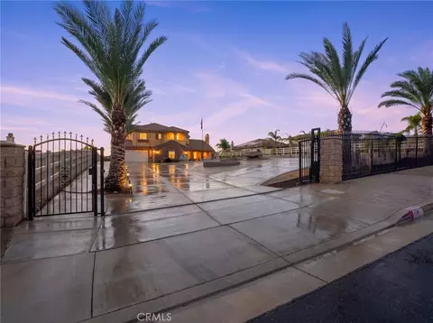 Exterior - 17531 Fairbreeze Ct, Riverside, CA 92504 photo 2 of 9