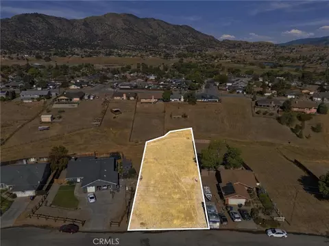 22105 Copper Dr, Tehachapi, CA 93561 photo 3