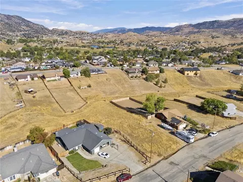 22105 Copper Dr, Tehachapi, CA 93561 photo 7