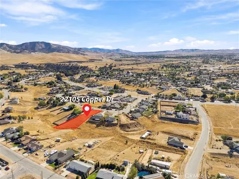 22105 Copper Dr, Tehachapi, CA 93561 photo 2