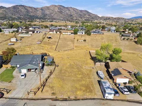 22105 Copper Dr, Tehachapi, CA 93561 photo 8