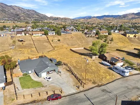 22105 Copper Dr, Tehachapi, CA 93561 photo 6