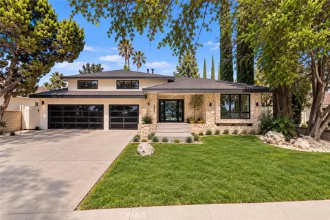 23921 Berdon St, Woodland Hills, CA 91367