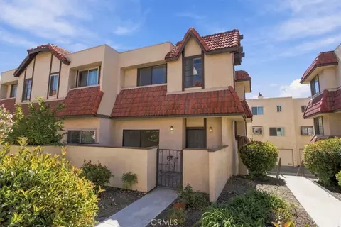 27623 Nugget Dr #4, Canyon Country, CA 91387