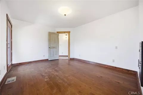Bedroom - 28221 Cumberland, Tehachapi, CA 93561 photo 4 of 4