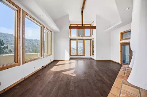 Living - 28221 Cumberland, Tehachapi, CA 93561 photo 2 of 18