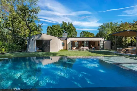 5551 Valerie Ave, Woodland Hills, CA 91367