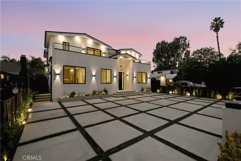 22518 Burbank, Woodland Hills, CA 91367