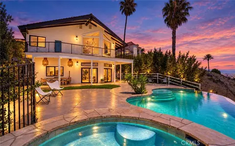 130 Dapplegray Rd, Bell Canyon, CA 91307
