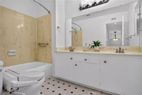 Bath - 20730 Devonshire #D, Chatsworth, CA 91311 photo 3 of 3