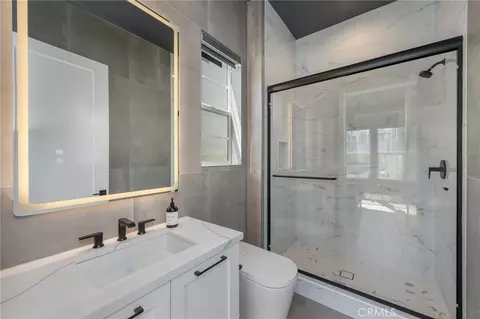 Bath - 27640 Juniper Ln, Valencia, CA 91381 photo 2 of 7