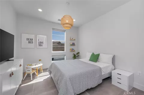 Bedroom - 27640 Juniper Ln, Valencia, CA 91381 photo 7 of 8