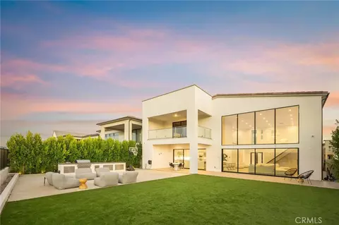 Exterior - 27640 Juniper Ln, Valencia, CA 91381 photo 5 of 7