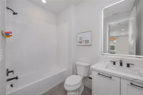 Bath - 27640 Juniper Ln, Valencia, CA 91381 photo 7 of 7