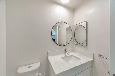 Bath - 17815 Devonshire St #1, Northridge, CA 91325 photo 1 of 3