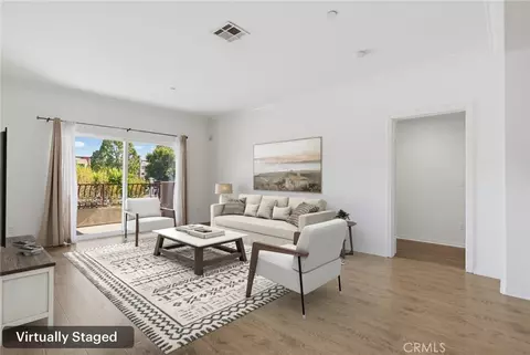 9610 Zelzah Ave #203, Northridge, CA 91325