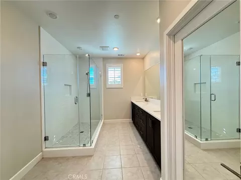 Bath - 3029 Harrison Ln, Simi Valley, CA 93065 photo 3 of 3