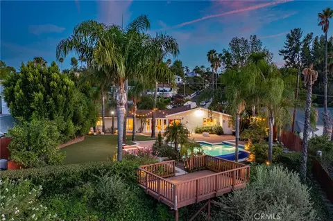 23365 Calvert St, Woodland Hills, CA 91367