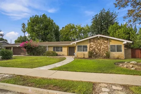 17315 Superior St, Northridge, CA 91325