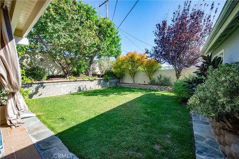 Exterior - 1546 Deodora St, Simi Valley, CA 93065 photo 9 of 17