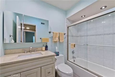 Bath - 1546 Deodora St, Simi Valley, CA 93065 photo 2 of 2