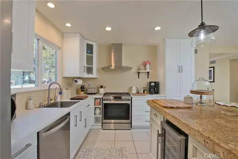 Kitchen - 1546 Deodora St, Simi Valley, CA 93065 photo 2 of 3