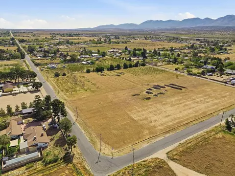 75 Avenue U, Littlerock, CA 93543 photo 2