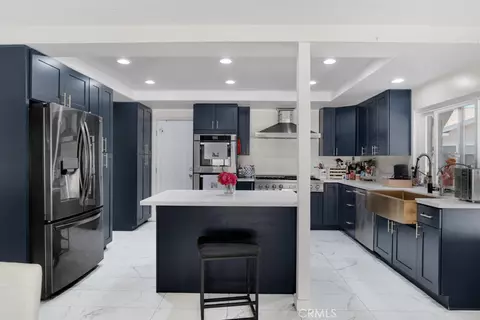 Kitchen - 2491 Castlemont Ct N, Simi Valley, CA 93063 photo 3 of 4