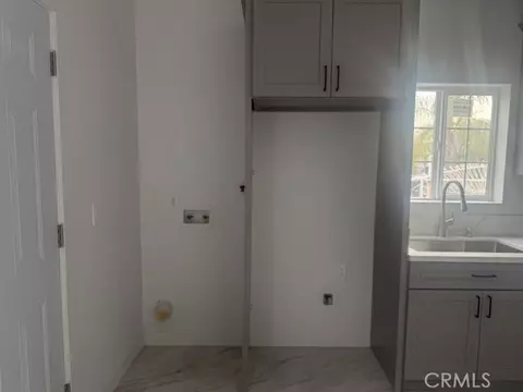 Entry Way - 10200 N Rincon Ave N, Pacoima, CA 91331 photo 7 of 14