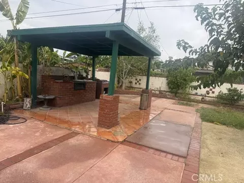 Exterior - 10200 N Rincon Ave N, Pacoima, CA 91331 photo 3 of 7