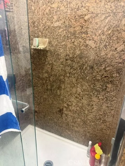 Bath - 10200 N Rincon Ave N, Pacoima, CA 91331 photo 6 of 6