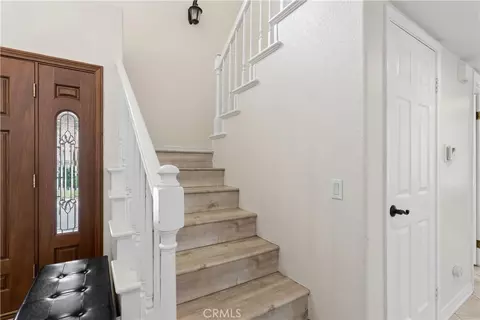 Entry Way - 27715 Sutters Pointe, Saugus, CA 91350 photo 3 of 4