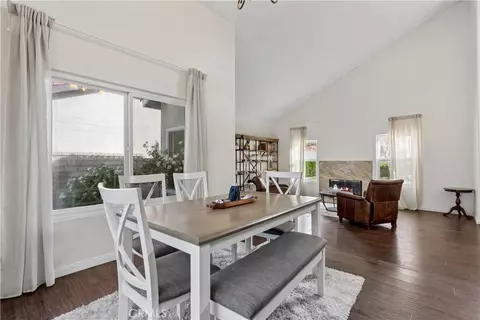 Dining - 27715 Sutters Pointe, Saugus, CA 91350 photo 3 of 5
