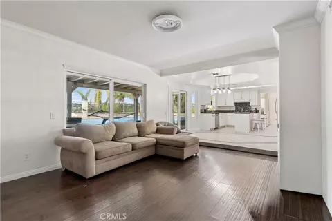 Living - 27715 Sutters Pointe, Saugus, CA 91350 photo 5 of 9