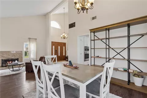 Dining - 27715 Sutters Pointe, Saugus, CA 91350 photo 2 of 5
