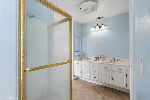 Bath - 27715 Sutters Pointe, Saugus, CA 91350 photo 3 of 5