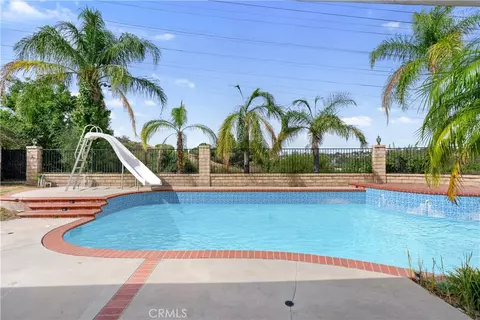 Exterior - 27715 Sutters Pointe, Saugus, CA 91350 photo 5 of 8