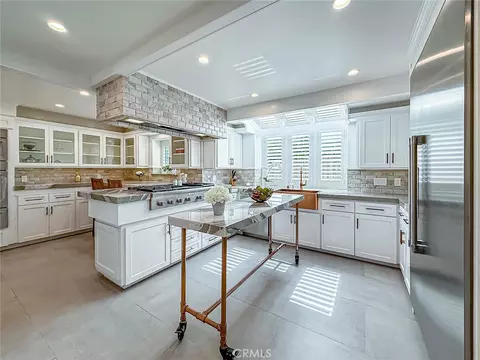 Kitchen - 4217 Cedar Ave, Long Beach, CA 90807 photo 12 of 12