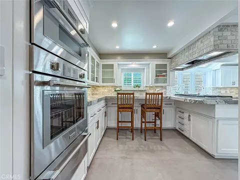 Kitchen - 4217 Cedar Ave, Long Beach, CA 90807 photo 3 of 12
