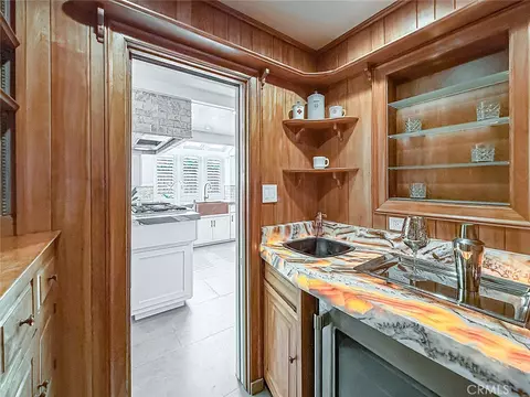 Kitchen - 4217 Cedar Ave, Long Beach, CA 90807 photo 2 of 12