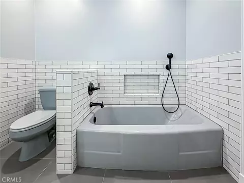 Bath - 4217 Cedar Ave, Long Beach, CA 90807 photo 3 of 5