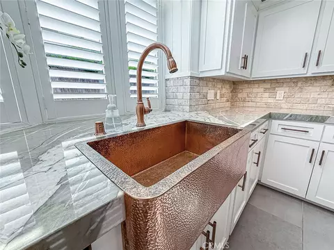 Kitchen - 4217 Cedar Ave, Long Beach, CA 90807 photo 9 of 12