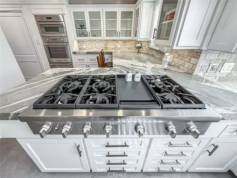 Kitchen - 4217 Cedar Ave, Long Beach, CA 90807 photo 11 of 12