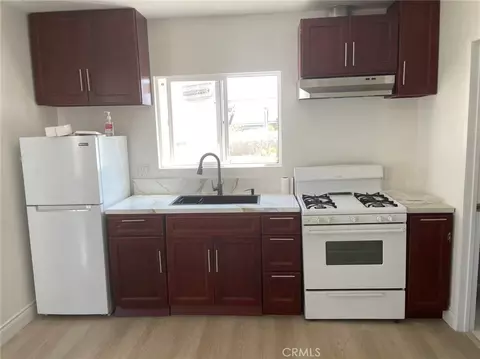 672 E 115th St, Los Angeles, CA 90059