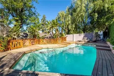 22540 Cass Ave, Woodland Hills, CA 91364