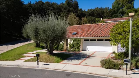 23252 Park Ensenada, Calabasas, CA 91302