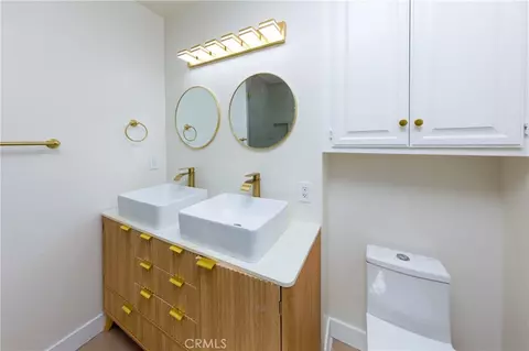 Bath - 1924 Hilton, Burbank, CA 91504 photo 1 of 3