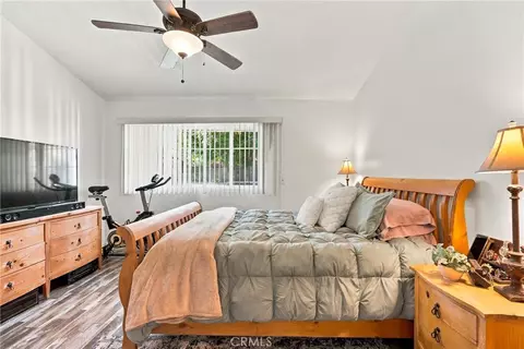 Bedroom - 22856 Tamarack, Santa Clarita, CA 91390 photo 4 of 6