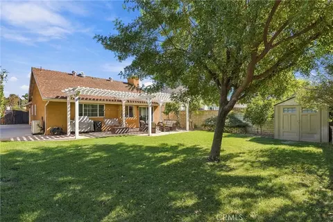 Exterior - 22856 Tamarack, Santa Clarita, CA 91390 photo 5 of 10